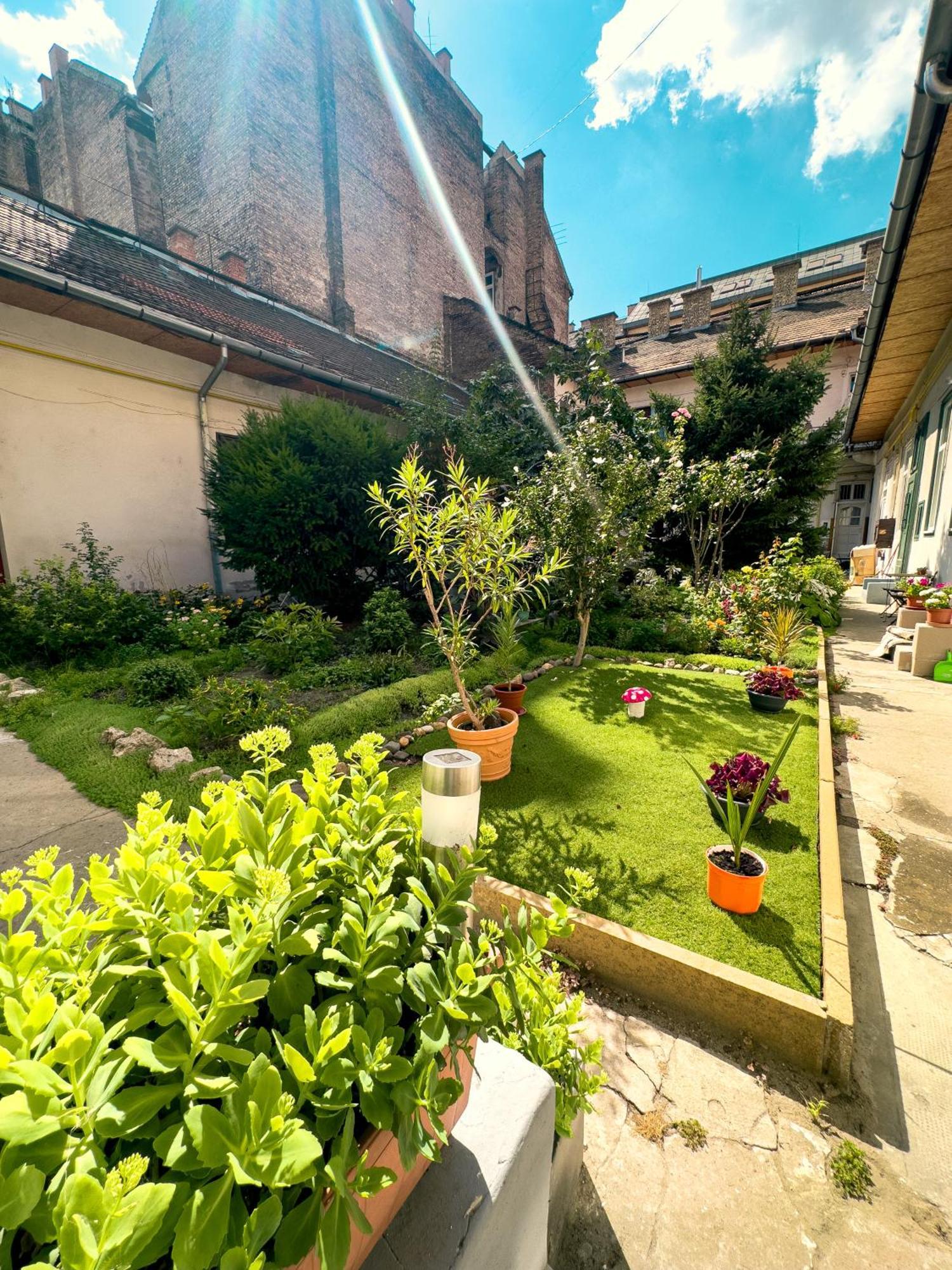 Urban Studio With Private Garden Near Andrassy Budapešť Exteriér fotografie